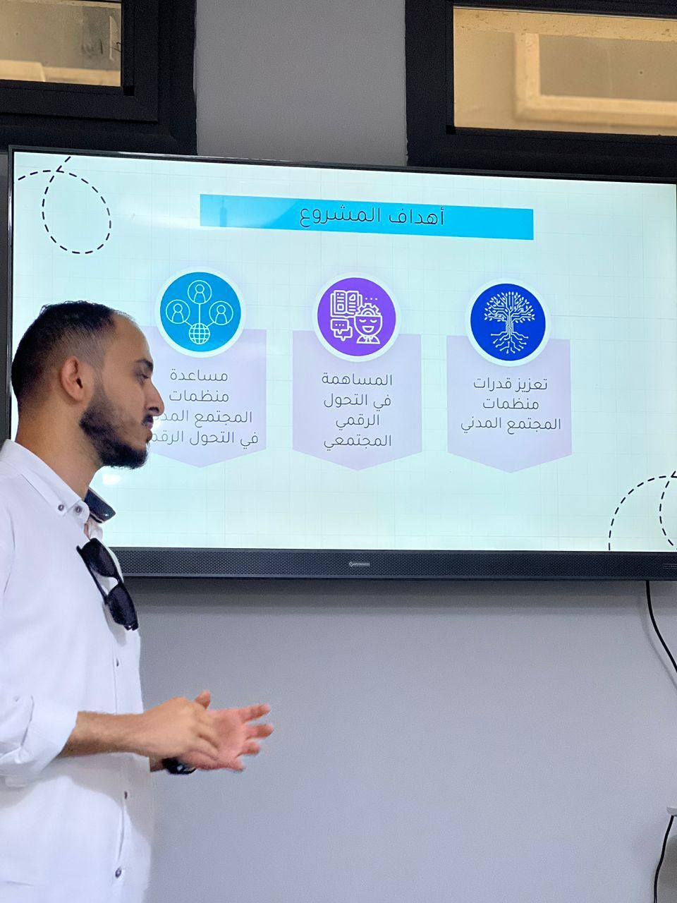 تمكين الشباب: متدربو المؤسسة الليبية للتقنية يقودون ورشة تدريبية مع زدني علماً